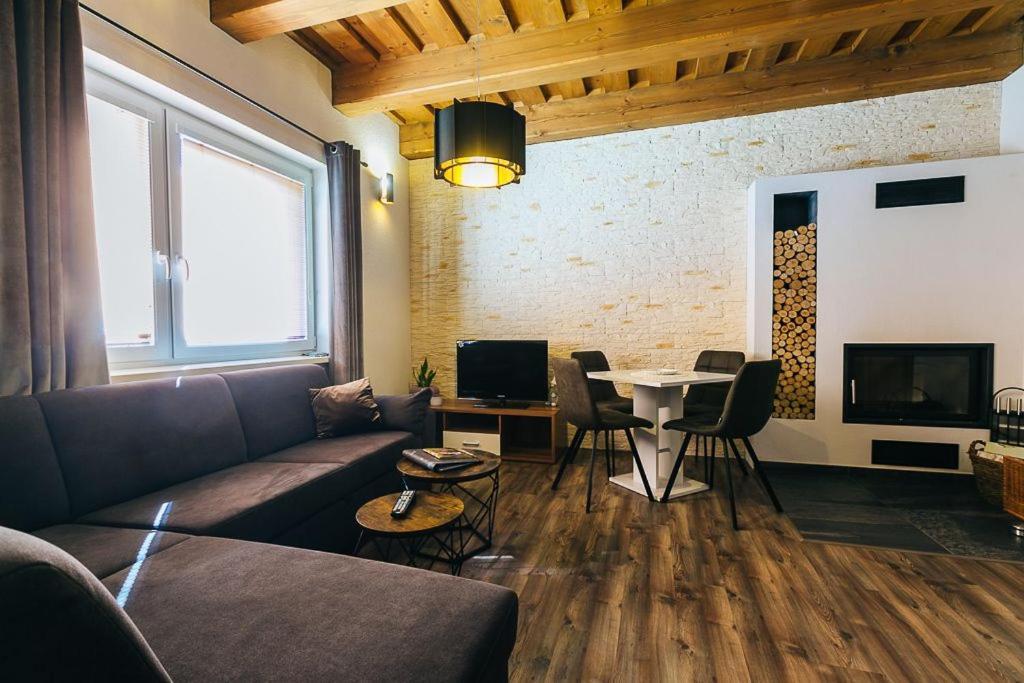 Apartmany Pri Jaskyni - Bystrá Exteriör bild