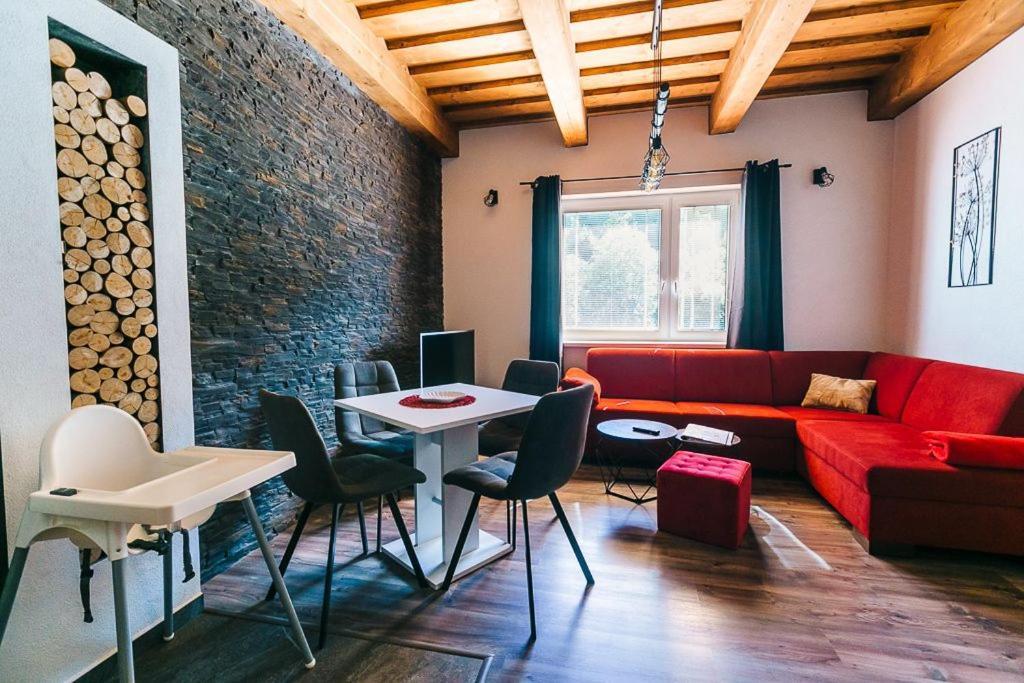 Apartmany Pri Jaskyni - Bystrá Exteriör bild